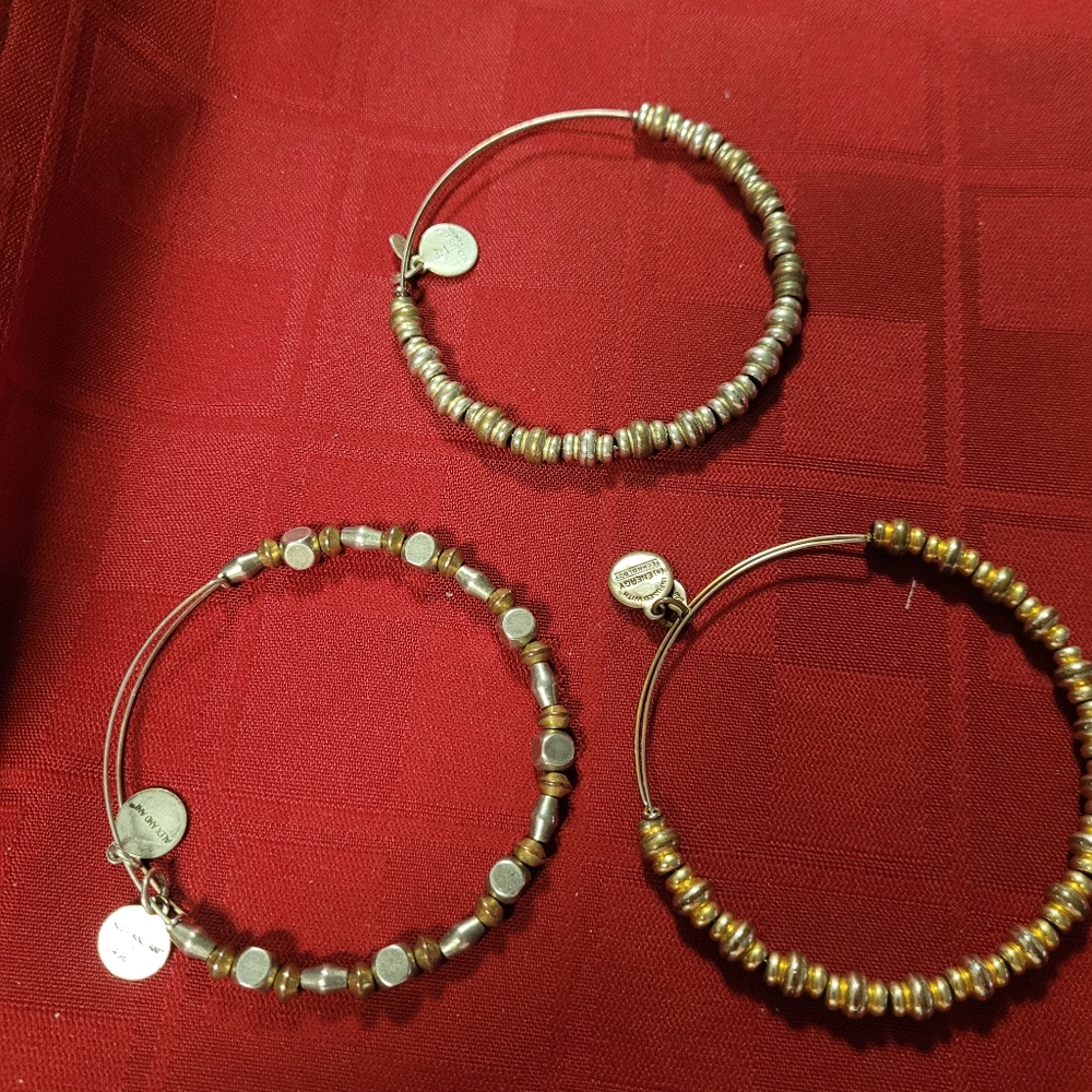 Bracelets - image 2